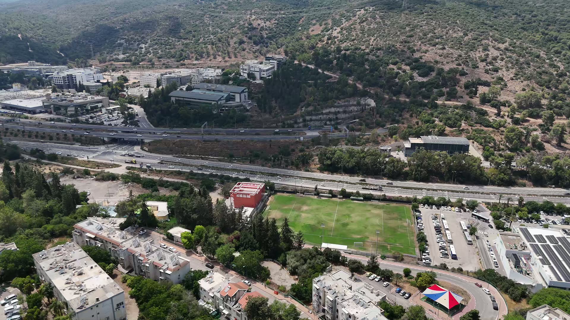 צילום אווירי של שכונת נוף לכרמל, יקנעם